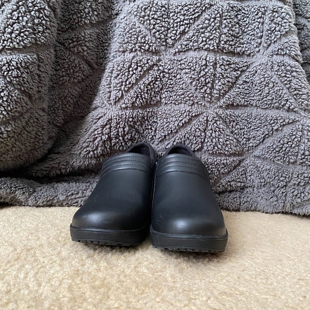 Shoes - Picture 2 of 5